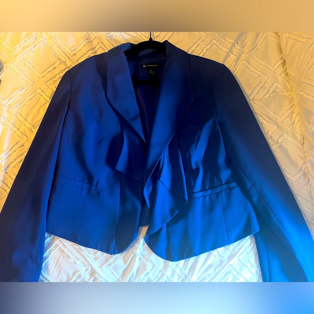 Beautiful rich blue INC cropped blazer with shell/lining. Looks great with black